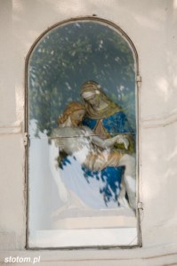 Cielęta | Pieta w kapliczce | od południa | 2013-08-16