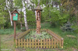 Osada Karbówko | kapliczka św. Huberta z Liege | od północy | stan na 2014-05-03
