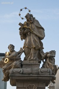 Poznań | figura św. Jana Nepomucena| od południa | stan na 2013-08-24
