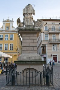 Poznań | figura św. Jana Nepomucena| od zachodu | stan na 2013-08-24