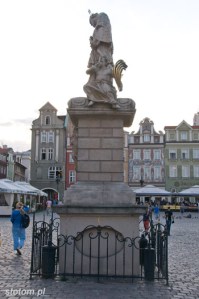 Poznań | figura św. Jana Nepomucena| od północy | stan na 2013-08-24