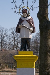 Nawra | figura św. Jana Nepomucena| od zachodu | stan na 2015-03-17