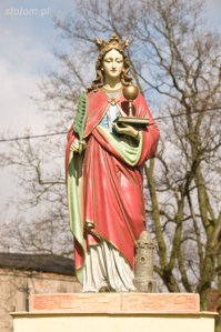 Tuczno | figura Matki Boskiej | od południowego-wschodu | stan na 2013-04-03