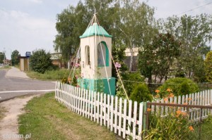 Czarnowo | kapliczka Matki Boskiej | od południowego-wschodu | stan na 2015-07-05