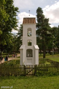 Olsztynek | kapliczka z figurą Matki Boskiej | od północy | stan na 2015-08-01