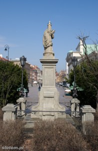 Warszawa | figura Matki Boskiej Passawskiej | widok ogólny | od południa | stan na 2013-04-17