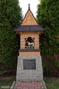 Bukowina Tatrzańska | kapliczka Chrystusa Frasobliwego | widok ogólny | od południowego-wschodu | stan na 2015-07-17