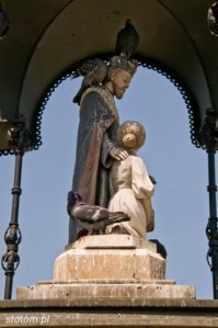 Nowy Targ | figura św. Jana Kantego w kapliczce | od południa | stan na 2015-07-19