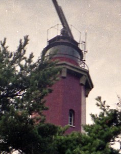 Szczyt wieży latarni morskiej Hel z anteną radarową | 31.08.1991