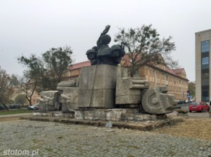 Toruń | pomnik Artylerii Polskiej | widok ogólny | od północy | stan na 2015-11-03