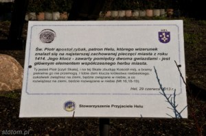 Hel | kaplica św. Piotra | tablica pamiątkowa | od południowego-zachodu | stan na 2015-01-18