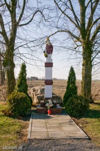 Nawra | kapliczka św. Mikołaja | widok ogólny | od północnego-wschodu | stan na 2015-03-17