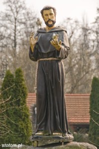 Toruń | figura św. Franciszka z Asyżu | fragment | od północy | stan na 2015-03-21