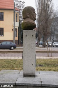 Toruń | pomnik Stanisława Moniuszki | widok ogólny | od południa | stan na 2016-02-13