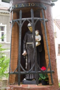 Trzebiatów | kapliczka św. Antoniego | od południowego-zachodu | stan na 2014-05-29