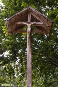 Olsztynek | dzownniczka z krufiksem| widok ogólny | od południa | stan na 2015-08-01