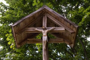 Olsztynek | dzownniczka z krufiksem| widok ogólny | od południa | stan na 2015-08-01