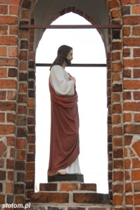 Złotoria | kapliczka z figurą Chrystusa | fragment | od południowego-wschodu | stan na 2015-03-17