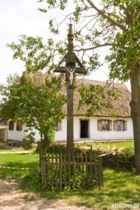 Sierpc | krzyż przydrożny ze wsi Zimolza | widok ogólny | od północnego-zachodu | stan na 2015-05-31