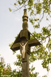 Sierpc | krzyż przydrożny ze wsi Zimolza | fragment | od zachodu | stan na 2015-05-31