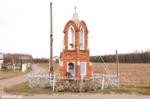 Młyniec Drugi | kapliczka Matki Boskiej | widok ogólny | od zachodu | stan na 2016-03-18
