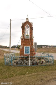 Młyniec Drugi | kapliczka Matki Boskiej | widok ogólny | od północnego-wschodu | stan na 2016-03-18