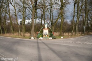 Jedwabno | kapliczka Matki Boskiej | widok ogólny | od południowego-zachodu | stan na 2016-03-18