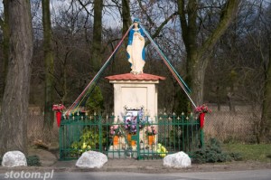 Jedwabno | kapliczka Matki Boskiej | widok ogólny | od południowego-zachodu | stan na 2016-03-18