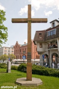 Kołobrzeg | krzyż | widok ogólny | od południowego-zachodu | stan na 2014-05-20