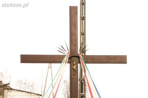Młyniec Drugi | krzyż i figura Matki Boskiej | fragment | od zachodu | stan na 2016-03-18