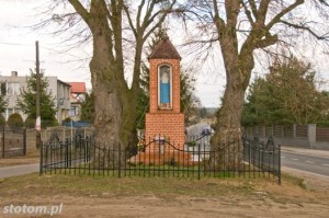 Młyniec Pierwszy | kapliczka Matki Boskiej | widok ogólny | od południowego-zachodu | stan na 2016-03-18