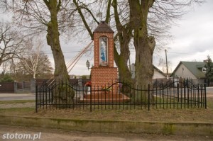 Młyniec Pierwszy | kapliczka Matki Boskiej | widok ogólny | od północnego-zachodu | stan na 2016-03-18