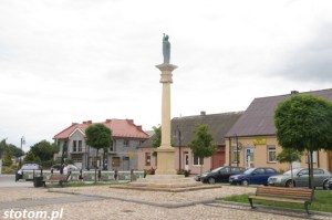 Bodzentyn | figura św. Floriana | widok ogólny | od południowego-wschodu | stan na 2016-07-18