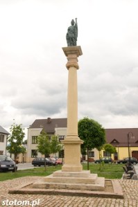 Bodzentyn | figura św. Floriana | widok ogólny | od zachodu | stan na 2016-07-18