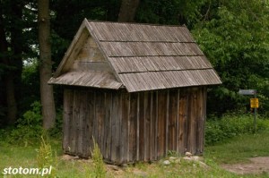 Łysa Góra | kapliczka Dąbrówki | widok ogólny | od północnego-zachodu | stan na 2016-07-18