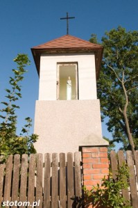 Pokrzydowo | kapliczka cmentarna Matki Boskiej | widok ogólny | od południowego-wschodu | stan na 2016-09-15