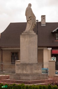 Busko-Zdrój | figura Jezusa Chrystusa | widok ogólny | od zachodu | stan na 2016-07-16