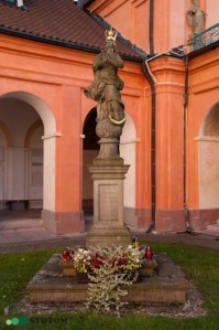 Święta Lipka | figura Niepokalanej Panny Marii | widok ogólny - od północnego-wschodu | stan na 2016-08-15