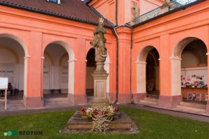 Święta Lipka | figura Niepokalanej Panny Marii | widok ogólny - od północnego-wschodu | stan na 2016-08-15