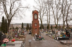 Toruń | kapliczka cmentarna Matki Boskiej w Kaszczorku | widok ogólny | od południowego-zachodu | stan na 2017-01-26