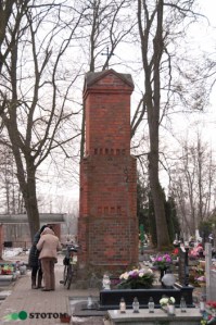 Toruń | kapliczka cmentarna Matki Boskiej w Kaszczorku | widok ogólny | od północnego-wschodu | stan na 2017-01-26