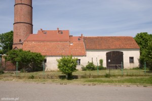 Jarosławiec | zabudowania gospodarcze latarnianej "twierdzy" | stan na 2012-05-23